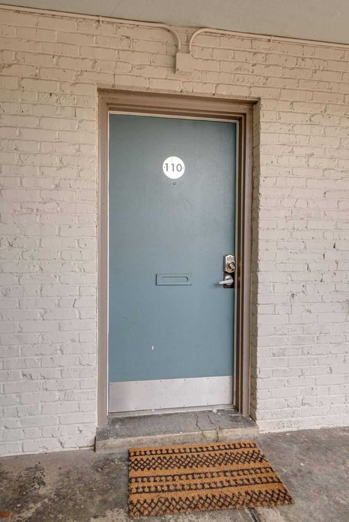 Berry Hill Urban Oasis - By 12 South & Vanderbilt Apartment *